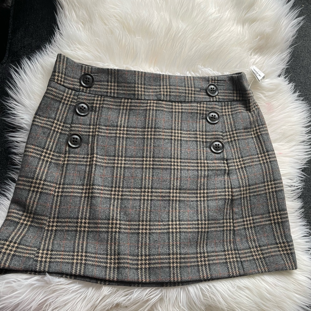 Mini skirt.